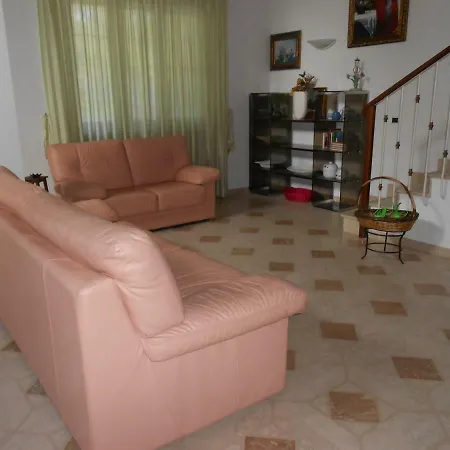 Isabella カステッラネータ・マリーナ